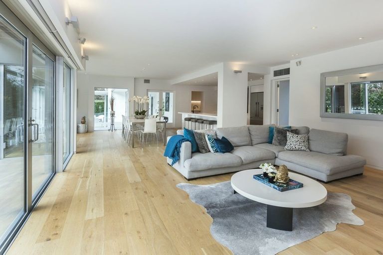 Photo of property in 8 Saint Barnabas Lane, Fendalton, Christchurch, 8052