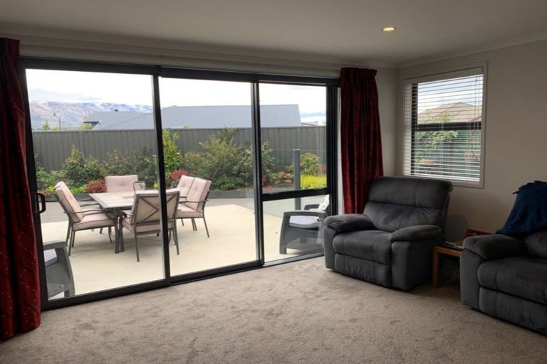 Photo of property in 28 Matthews Crescent, Cromwell, 9310