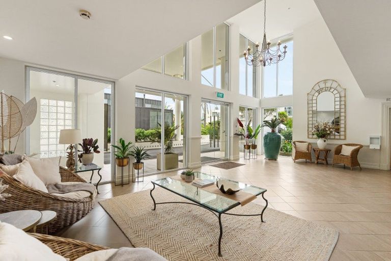 Photo of property in 29/12 Maunganui Road, Mount Maunganui, 3116
