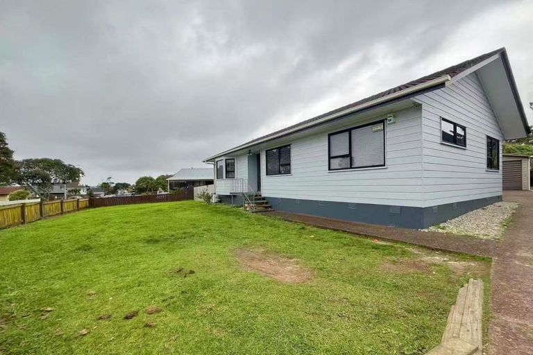 Photo of property in 3 Rukumoana Place, Clendon Park, Auckland, 2103