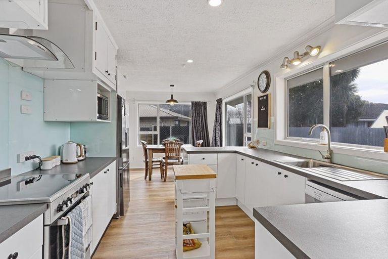 Photo of property in 8 Gibbs Drive, Woodend, 7610