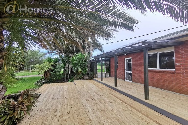 Photo of property in 6 Moontide Road, Kumeu, 0892