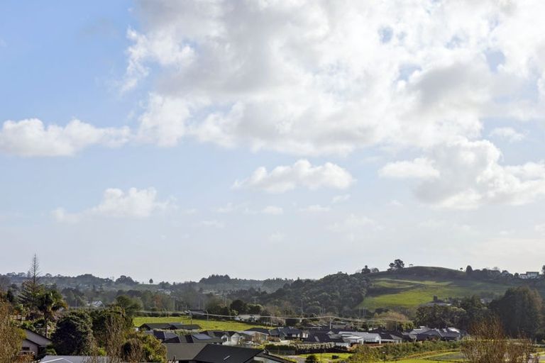 Photo of property in 5 Anselmi Ridge Road, Pukekohe, 2120