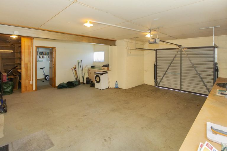 Photo of property in 18 Wharfe Street, South Hill, Oamaru, 9400