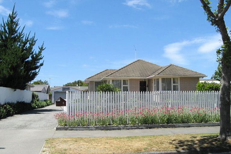Photo of property in 4 Oakhurst Place, Russley, Christchurch, 8042
