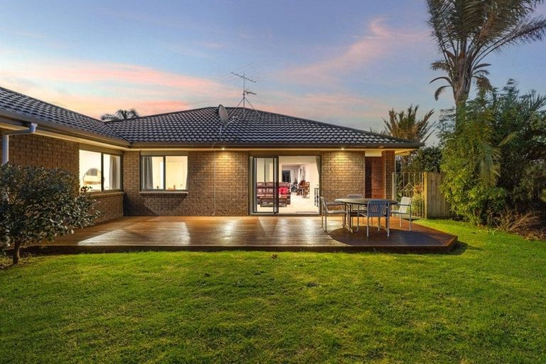 Photo of property in 24 Cloverlea Place, Pukekohe, 2120