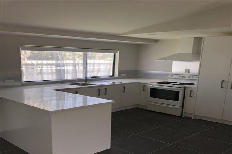 Photo of property in 2/20 Kent Road, Manurewa, Auckland, 2102