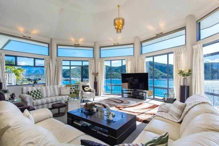 Photo of property in 8 Marina View, Waikawa, Picton, 7281