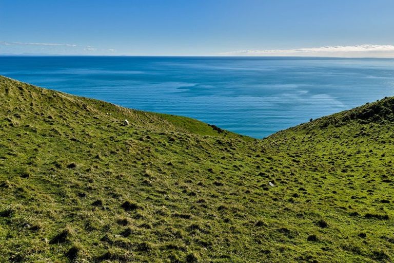 Photo of property in 1275 Paekakariki Hill Road, Paekakariki Hill, Porirua, 5381