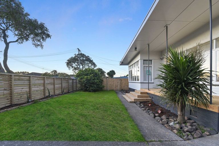 Photo of property in 12 Walsh Street, Forest Lake, Hamilton, 3200