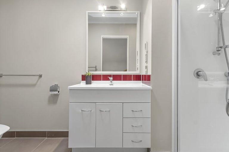 Photo of property in 1/271 Sturges Road, Henderson, Auckland, 0612