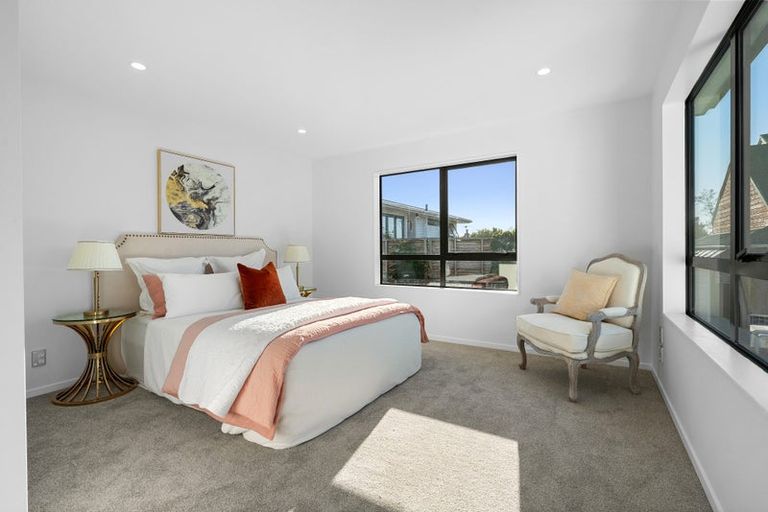 Photo of property in 8a Claridge Street, Glen Eden, Auckland, 0602