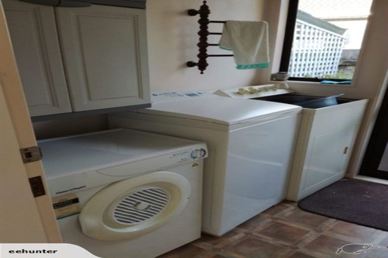 Photo of property in 6 Ashton Fitchett Drive, Brooklyn, Wellington, 6021