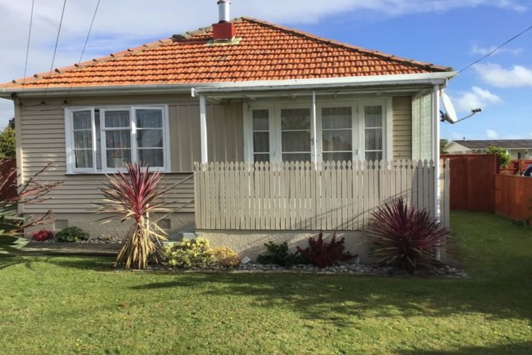 Photo of property in 8 Lincoln Place, Levin, 5510