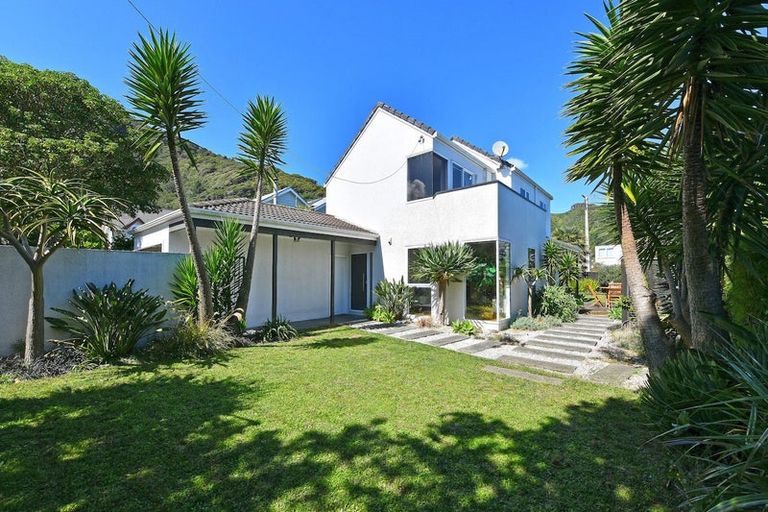 Photo of property in 19 Miro Street, Eastbourne, Lower Hutt, 5013