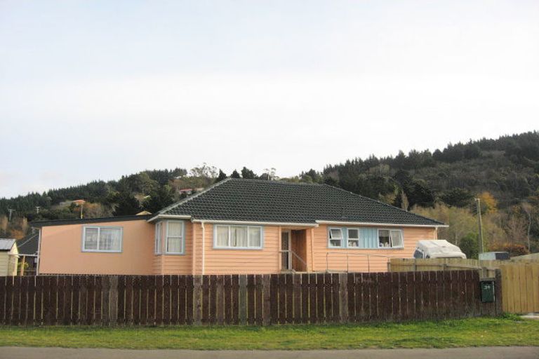 Photo of property in 24 Albertson Avenue, Port Chalmers, 9023