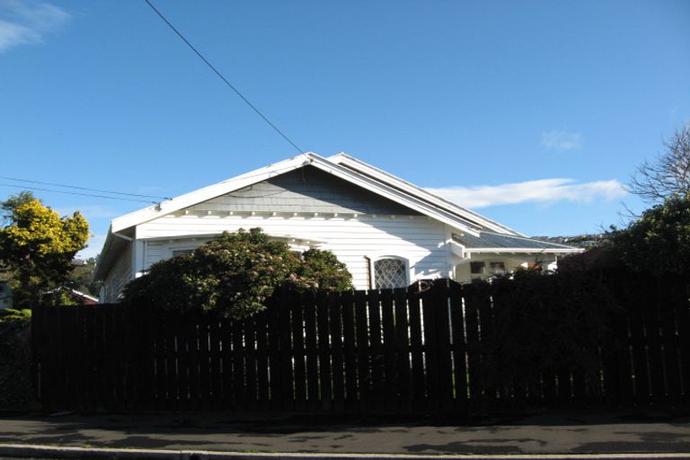 Photo of property in 82 Hargest Crescent, Saint Clair, Dunedin, 9012
