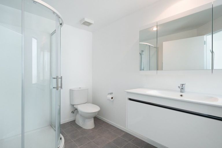 Photo of property in 2/135 Marine Parade, Mount Maunganui, 3116