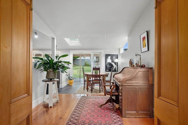 Photo of property in 5 Shoal Bay Road, Devonport, Auckland, 0624