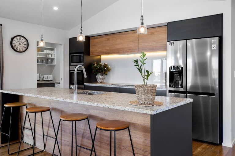 Photo of property in 20 Topping Place, Whitianga, 3510