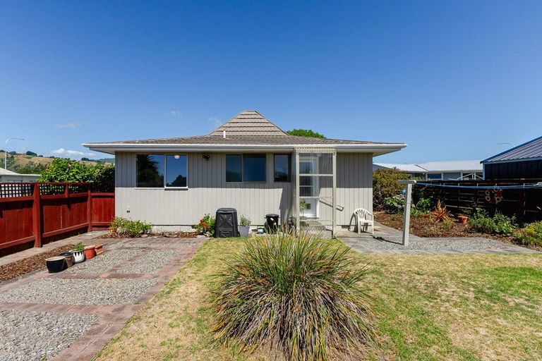 Photo of property in 49 Arawhata Road, Paraparaumu, 5032