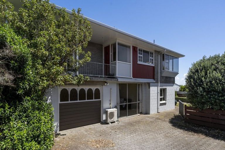 Photo of property in 216 Frankley Road, Frankleigh Park, New Plymouth, 4310