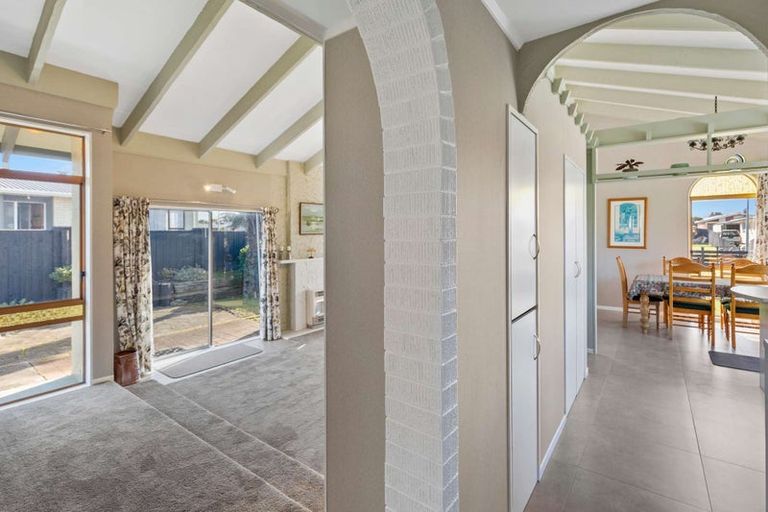 Photo of property in 53 Hinau Street, Castlecliff, Whanganui, 4501