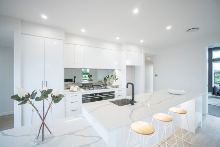 Photo of property in 9 Loveston Lane, Kelvin Grove, Palmerston North, 4470