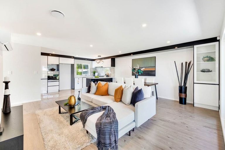 Photo of property in 25b Pupuke Road, Birkenhead, Auckland, 0627