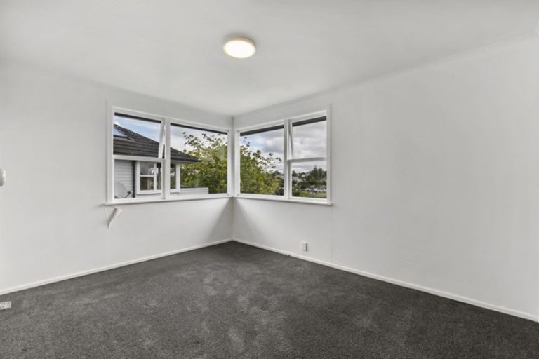 Photo of property in 68 Selwyn Crescent, Forrest Hill, Auckland, 0620