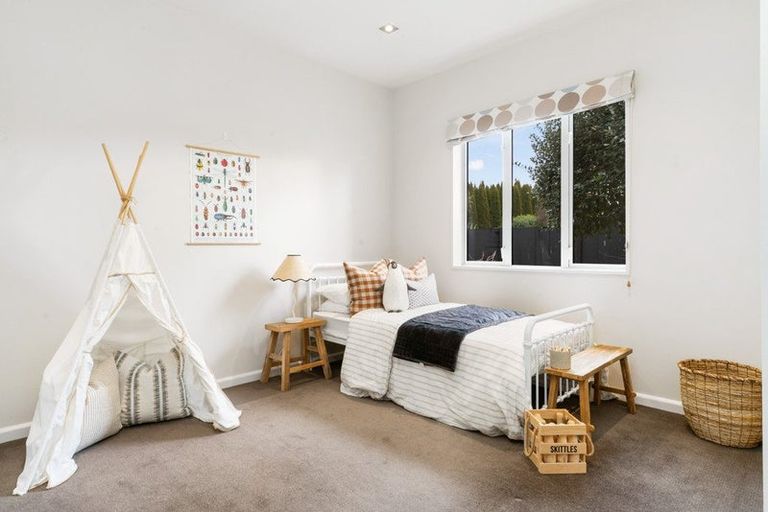 Photo of property in 3 Leabridge Mews, Harewood, Christchurch, 8051