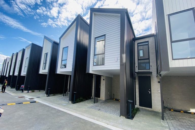 Photo of property in 2/32b Westgate Drive, Massey, Auckland, 0614