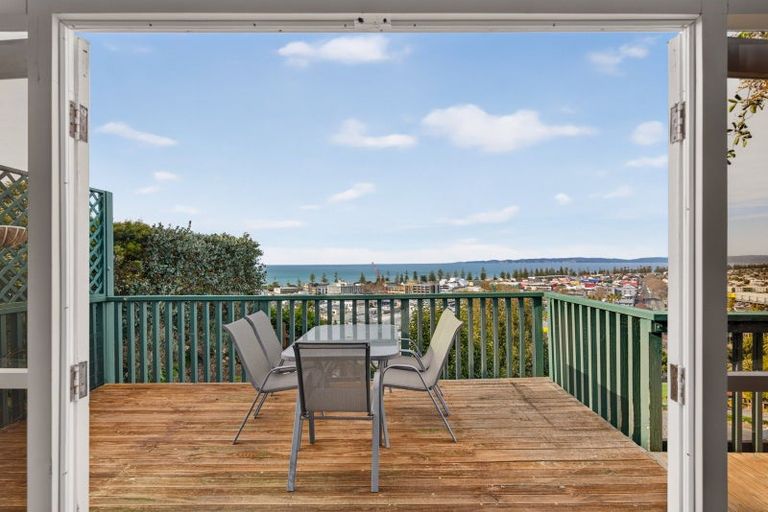 Photo of property in 42 Cameron Road, Bluff Hill, Napier, 4110
