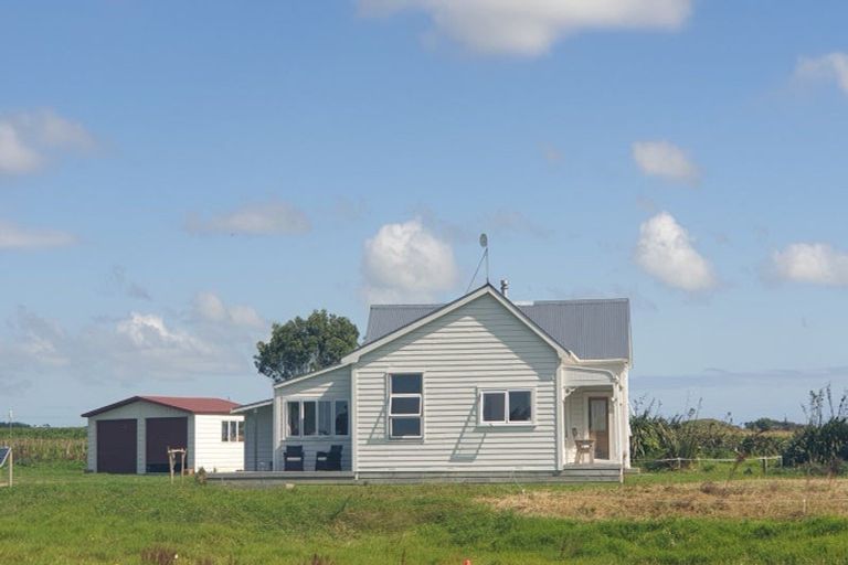 Photo of property in 210 Mirikau Road, Warea, New Plymouth, 4381