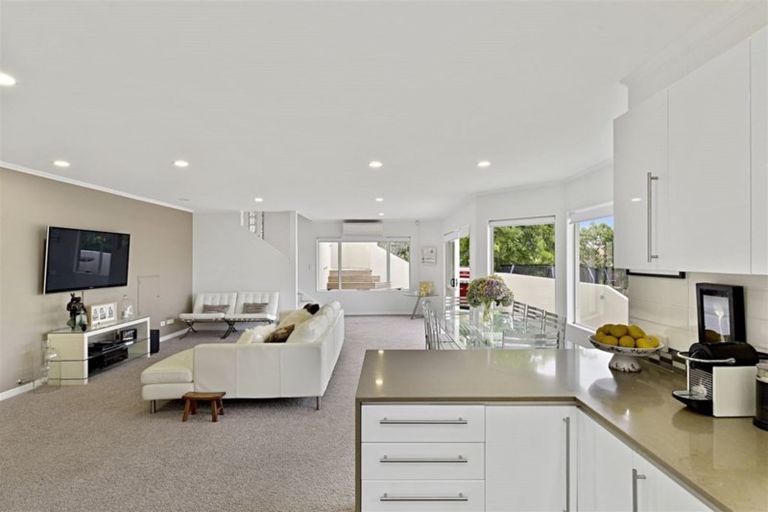 Photo of property in 10 San Lorenzo Rise, Henderson, Auckland, 0612