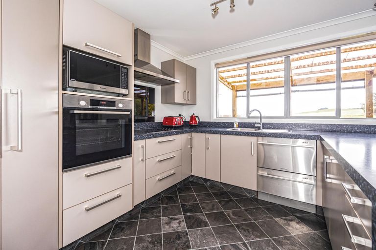 Photo of property in 16 Round Hill Road, Reidston, Oamaru, 9492