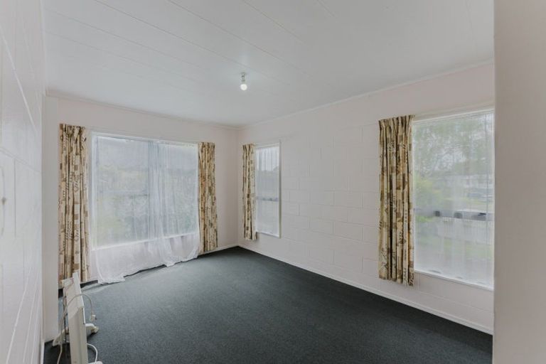 Photo of property in 50 Trelawney Crescent, Westown, New Plymouth, 4310