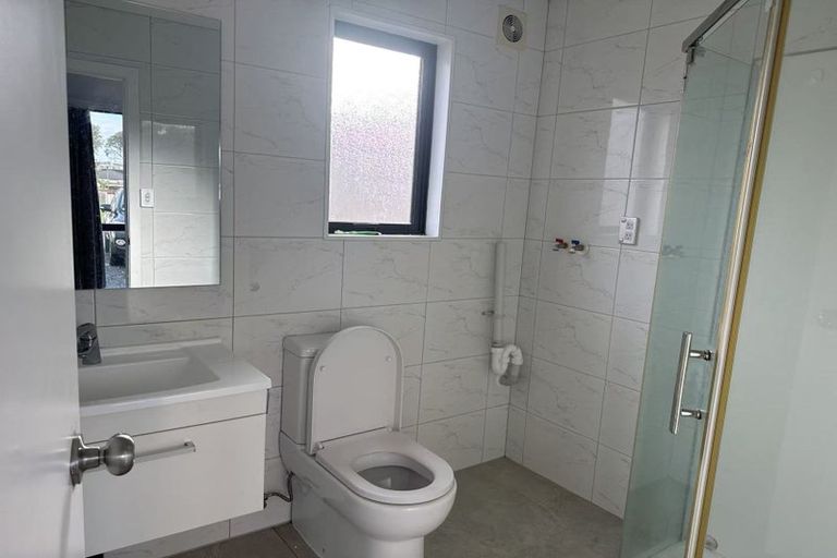 Photo of property in 2 Cranberry Place, Bucklands Beach, Auckland, 2012