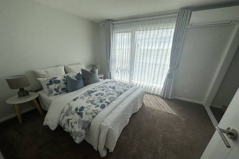Photo of property in 2a Convair Crescent, Mangere, Auckland, 2022