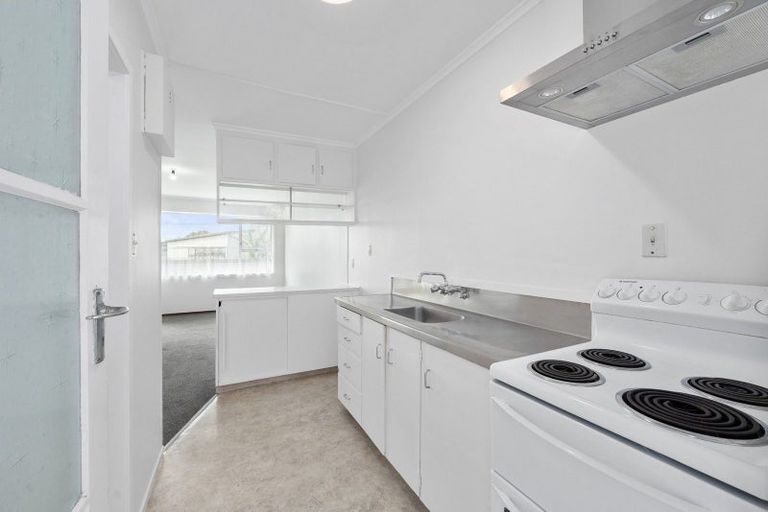 Photo of property in 62 Lincoln Road, Henderson, Auckland, 0610