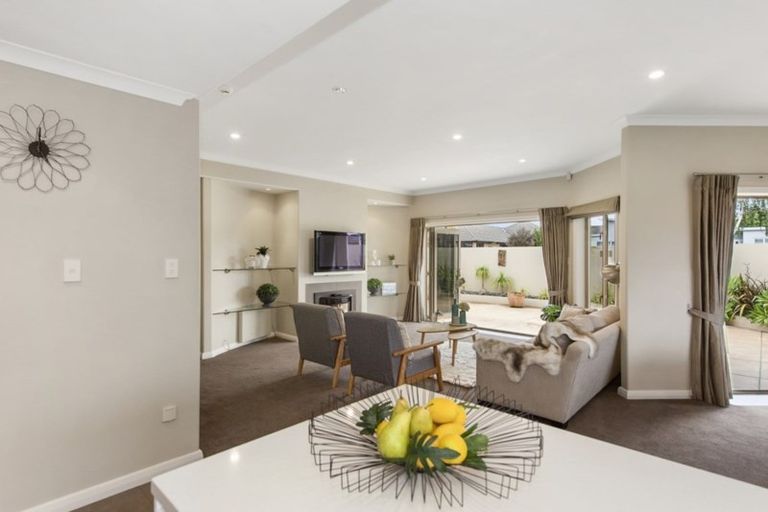 Photo of property in 2 Oldfield Court, Huntington, Hamilton, 3210