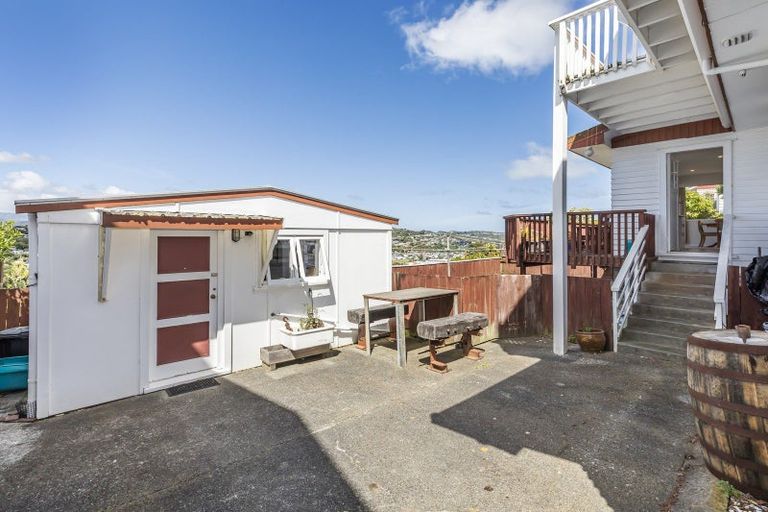 Photo of property in 4 Aramoana Place, Maupuia, Wellington, 6022