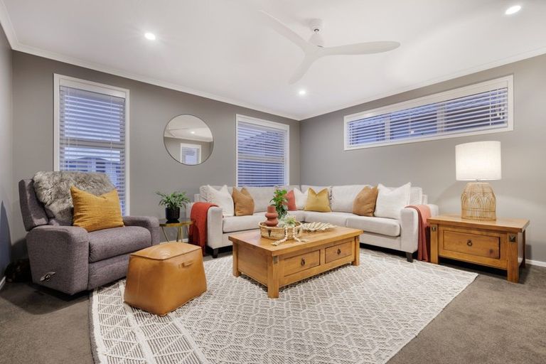 Photo of property in 21 Kahuparere Crescent, Pyes Pa, Tauranga, 3112