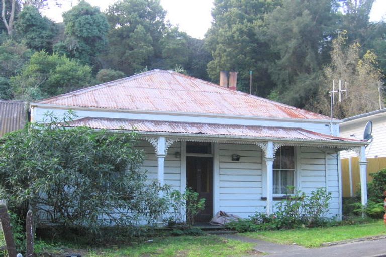 Photo of property in 93 Milton Road, Bluff Hill, Napier, 4110