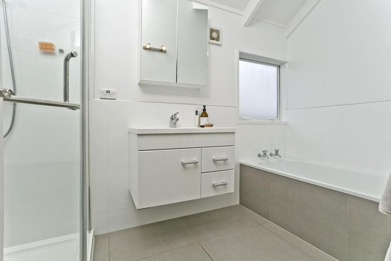 Photo of property in 1/55 Monarch Avenue, Hillcrest, Auckland, 0627