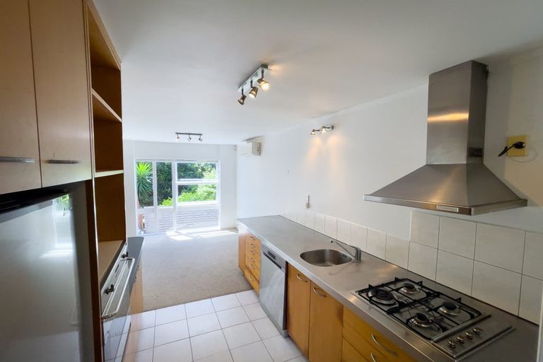 Photo of property in 4/59 Rangatira Road, Beach Haven, Auckland, 0626