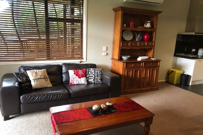 Photo of property in 11 Sheffield Place, Botany Downs, Auckland, 2010