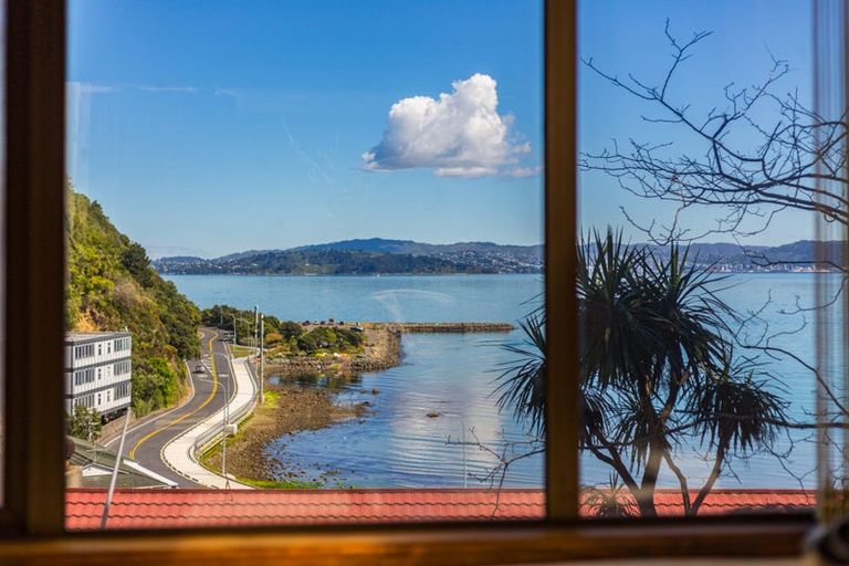 Photo of property in 11a Taumaru Avenue, Lowry Bay, Lower Hutt, 5013