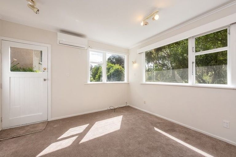 Photo of property in 57a Mortimer Terrace, Brooklyn, Wellington, 6021