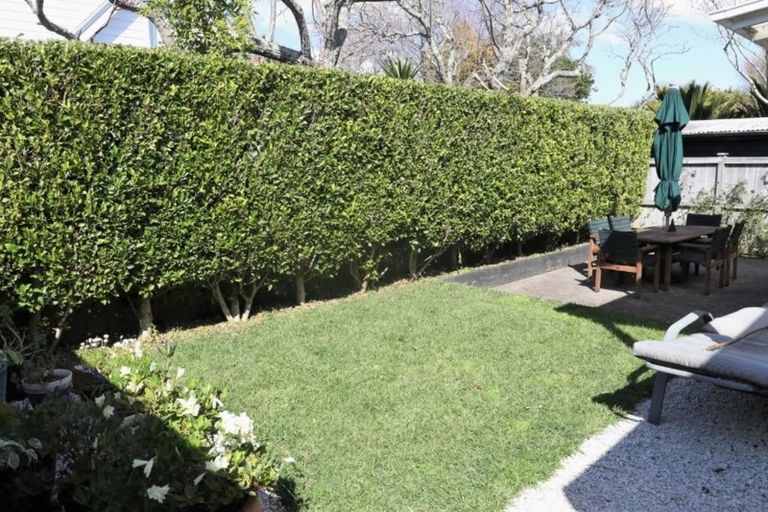 Photo of property in 2/11 Patuone Avenue, Devonport, Auckland, 0624